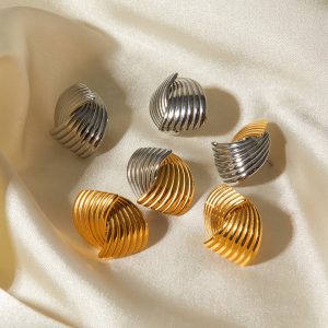 Stainless steel contrasting earrings