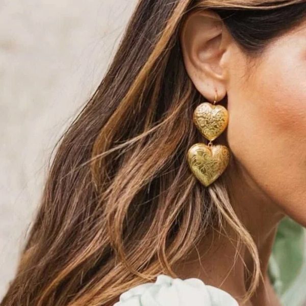 Stainless steel heart-shaped earrings