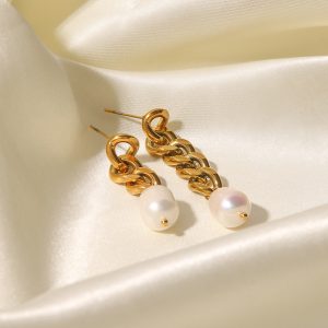 Minimally designed earrings with freshwater pearl earrings