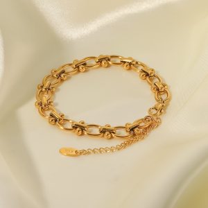 Women's versatile bracelet