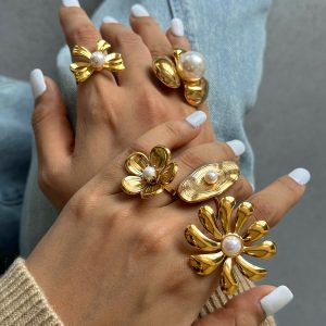Stainless steel flower pearl ring exaggerated ring