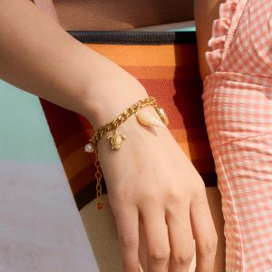 Stainless steel shell bracelet head